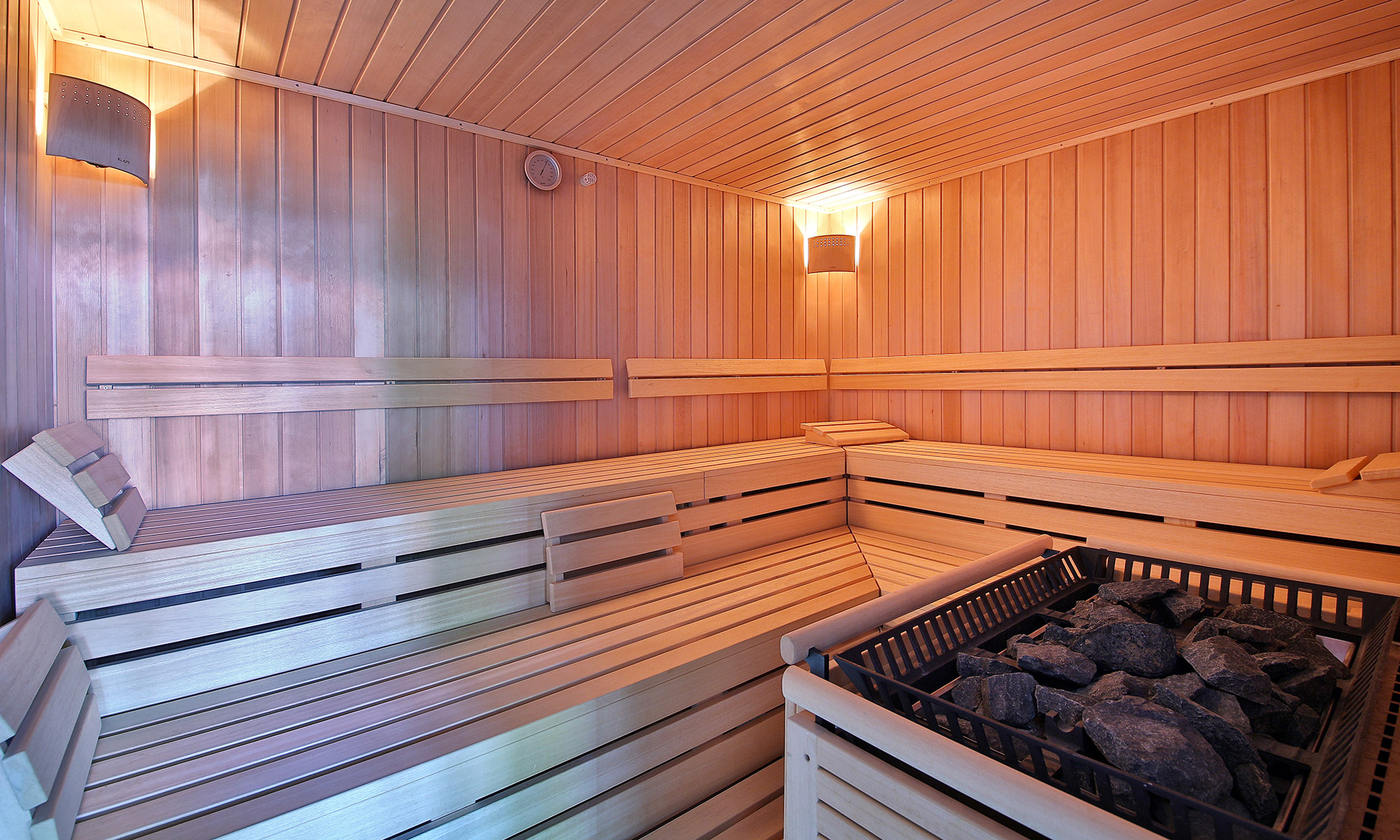 Sauna du Paradise Blue Hôtel par Borella Art Design