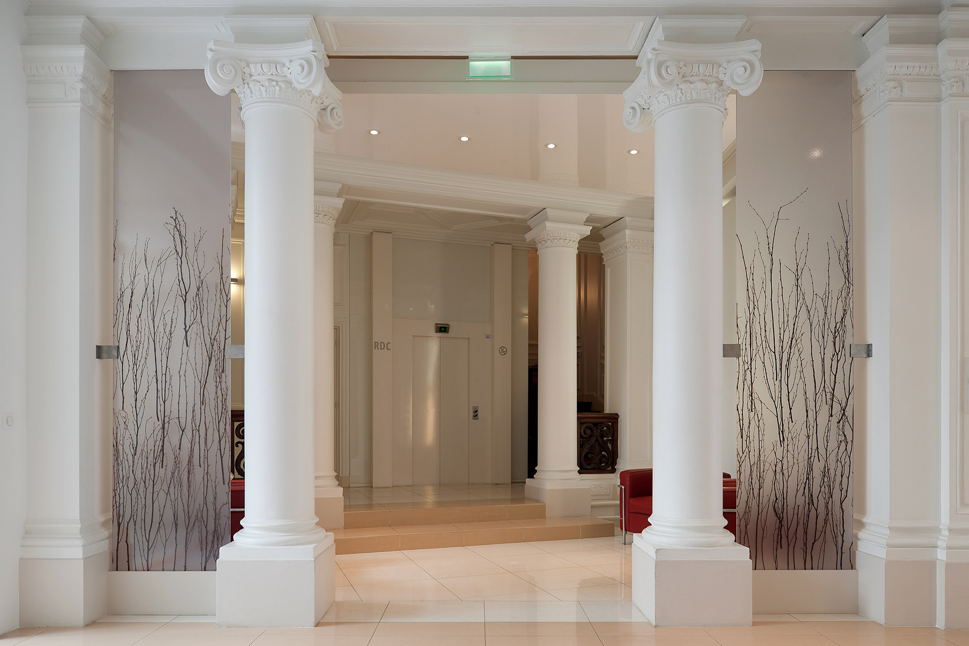 Reception hall Courcelles by Borella Art Design