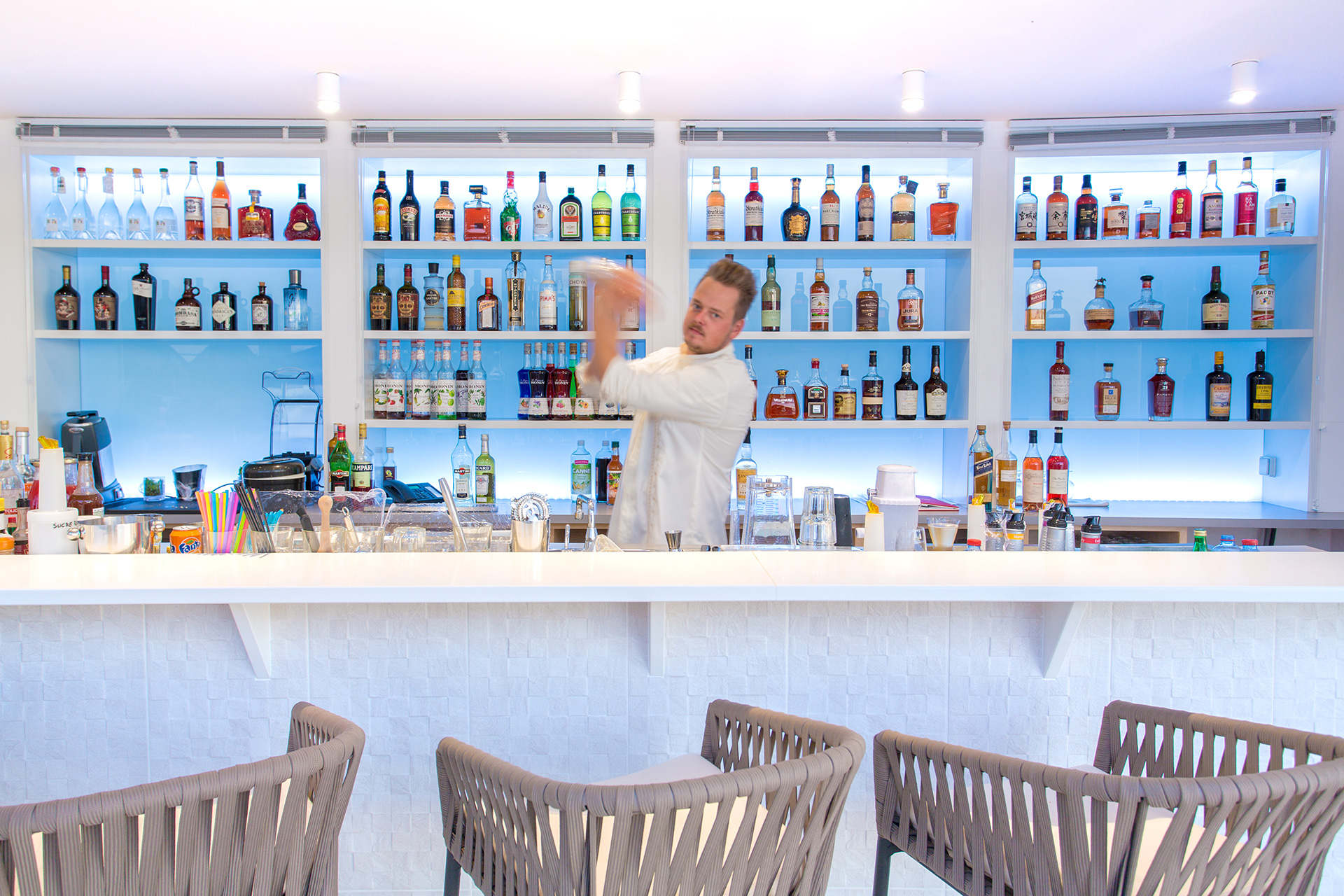 Bar, AKOYA Hôtel & Spa 5* par Borella Art Design