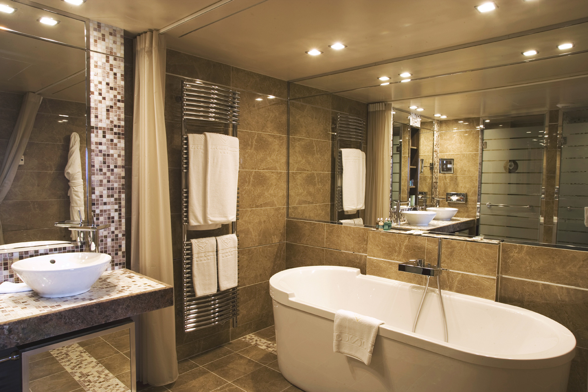 Bathroom for Club de Cavalière Hôtel & Spa 5*  by Borella Art Design