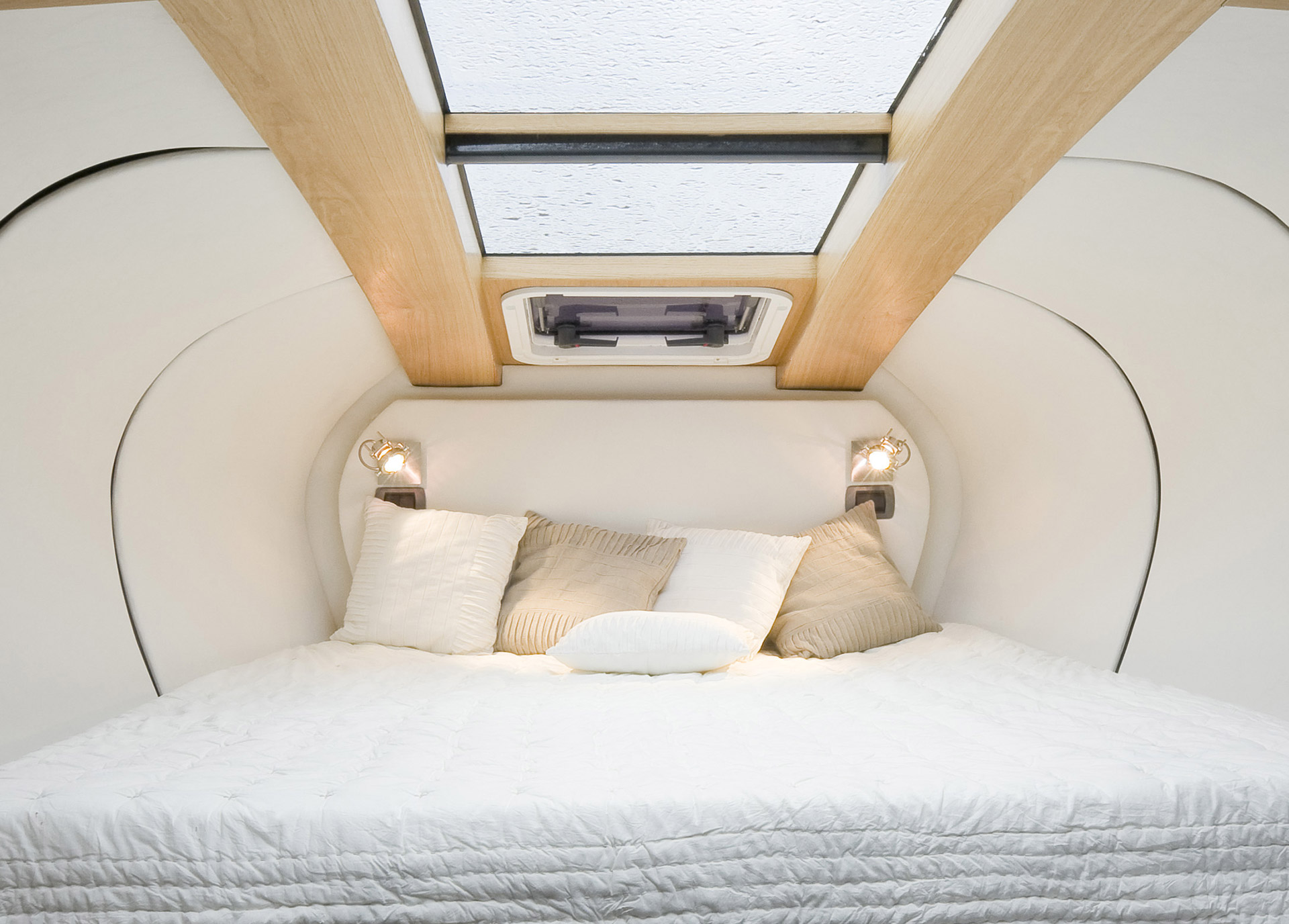 Bedroom for the  boat UFO U119 by Borella Art Design